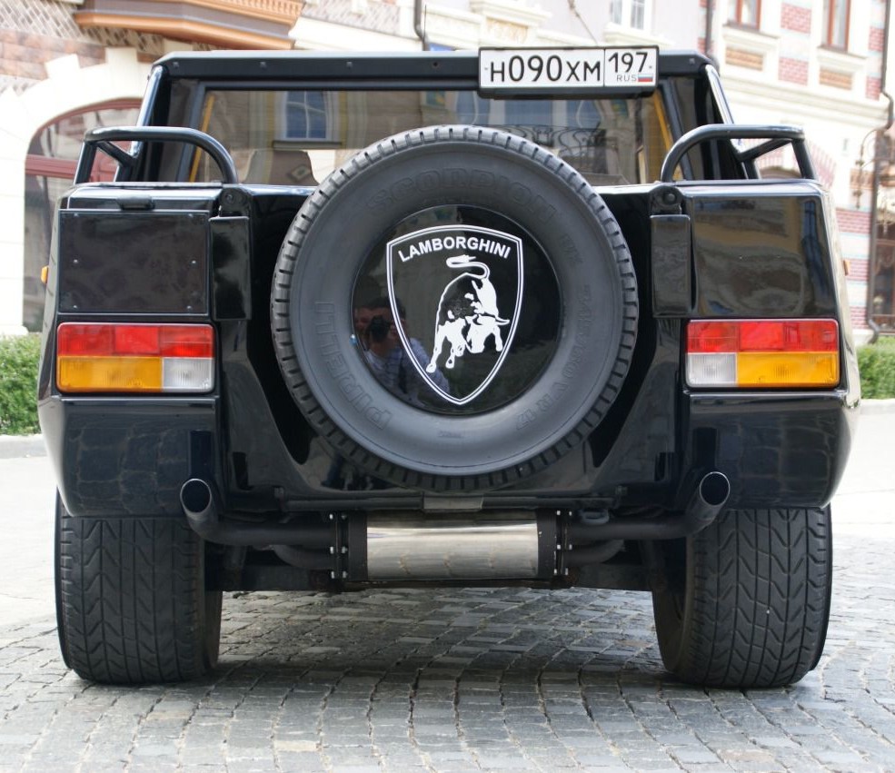 Lamborghini LM002 V12 / 5.2 MT / 426 л.с. - 1 из 301 - АвтоГурман